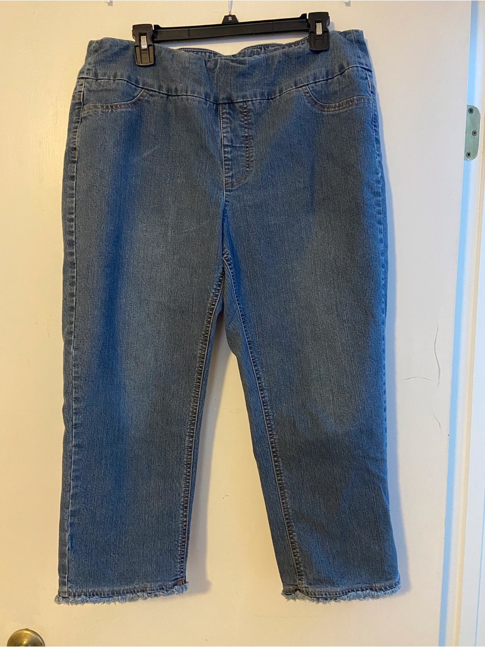 Soft Surroundings Cropped Blue Denim Jeans with Frayed Hem